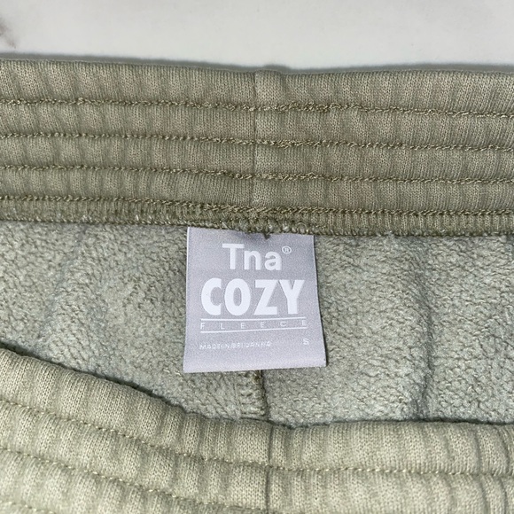 Aritzia TNA Cozy Fleece Sweatshort - Picture 3 of 5